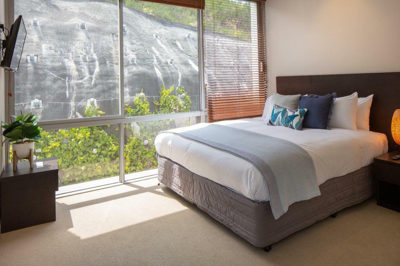 Hello Qt Pounamu Apartment Queenstown